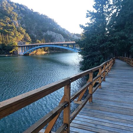 Apartman Arija-Pino Βόντιτσε Εξωτερικό φωτογραφία
